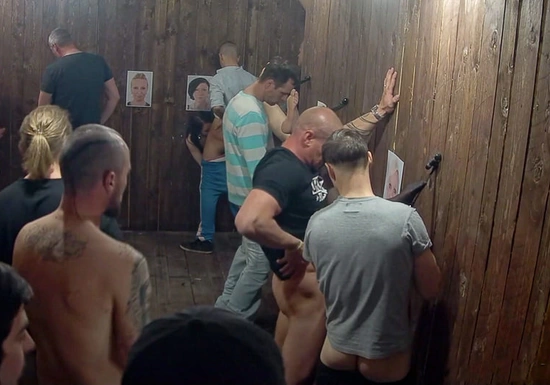 Скандально известный чешский бордель встречает посетителей новыми шкурами