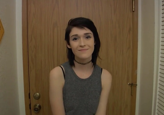 20 летняя подруга дочери дала чужому отцу выебать себя