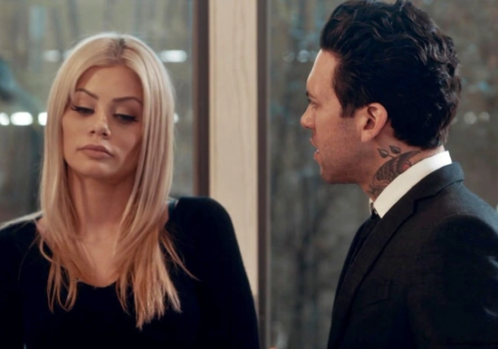 Шикарная милфа отдается только достойным альфа самцам