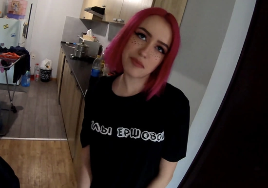 Молодая грязная сучка, приходит трахаться ко мне, когда жены нет дома