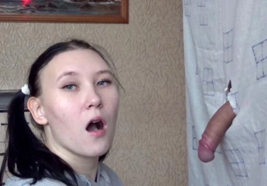 Тупая сестра жены получила сперму в рот, во время домашней уборки