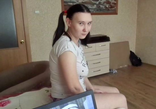 Сестра жены разбила мой ноутбук и пришлось её трахнуть за это