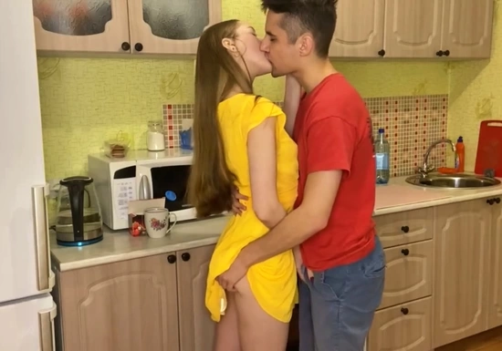 Починил подруге ноут и заодно оттрахал как следует