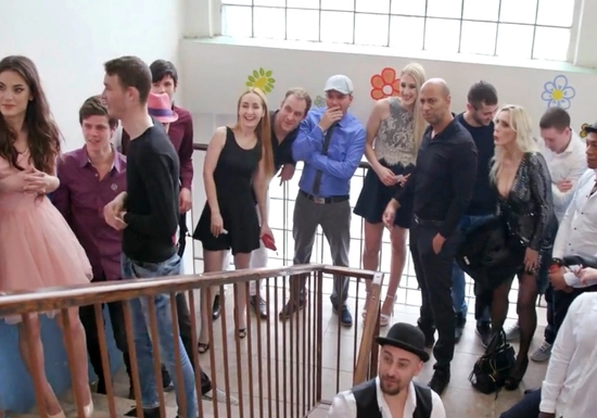 Любая девушка хоть раз в жизни, но мечтала о такой групповухе