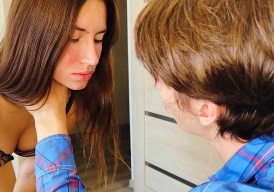 Трахнул русскую милашку за то что потратила деньги