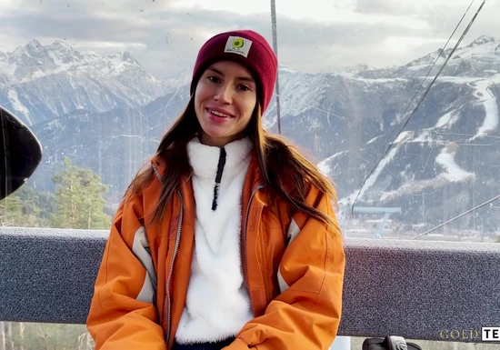 Русская девушка отсосала незнакомцу в фуникулёре со спермой в рот