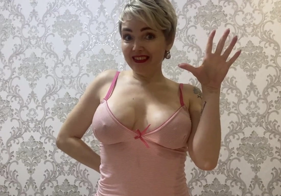 Русская дамочка с большими дойками любит трахаться в жопу