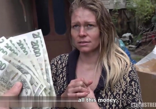 Заплатили чешской женщине денег, чтобы трахнуть