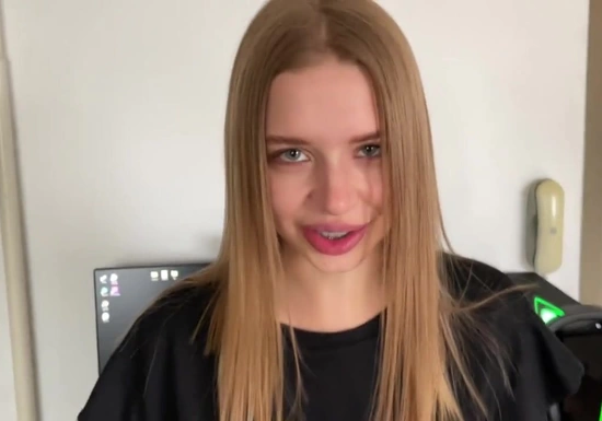 Надоело дружить с другом просто так, решила теперь сосать ему