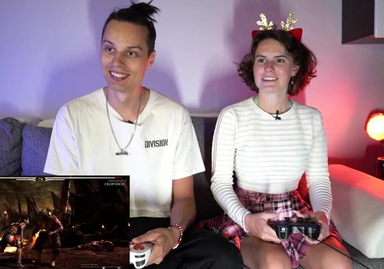 Проиграла в Мортал Комбат и трахнулась с другом у него дома