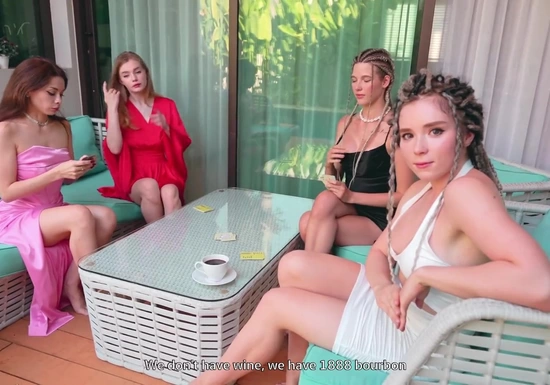 Парень работает в отеле и мечтает о сексе с симпатичными русскими девушками