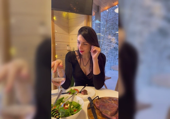 Пригласил русскую мамку в ресторан и все это закончилось сексом