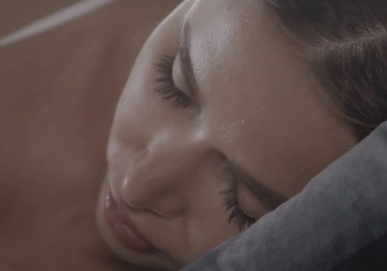 Разбудили друг друга очень нежным сексом