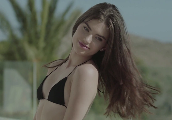 Соблазнила мужчину на красивый анальный секс