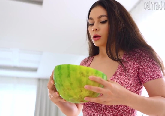 Ты что трахнул арбуз? Смешное порно с разговором