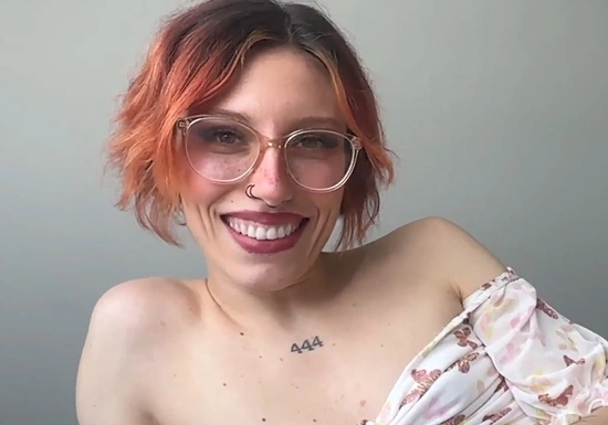 Сводная сестра постоянно хочет секса