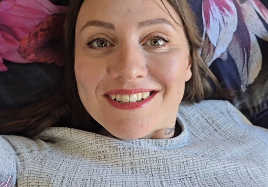 Секс и кремпай с волосатой киской сводной сестры