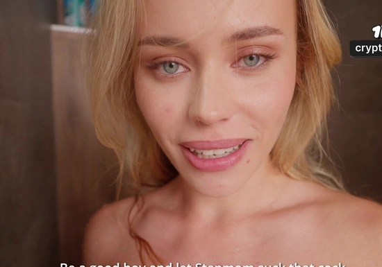 Застал мачеху за мастурбацией — получил от неё лучший секс