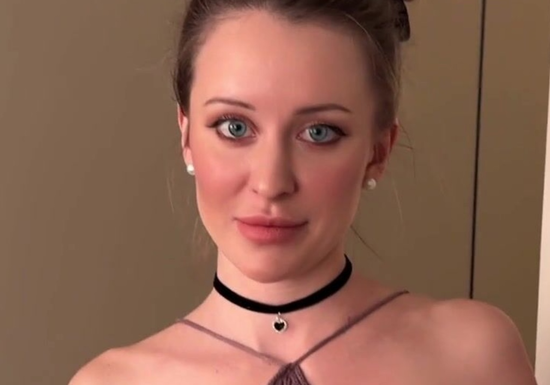 Я смотрю на чужие хуи, а ты что предлагаешь? — разговор с сестрой перешёл в сладкий секс